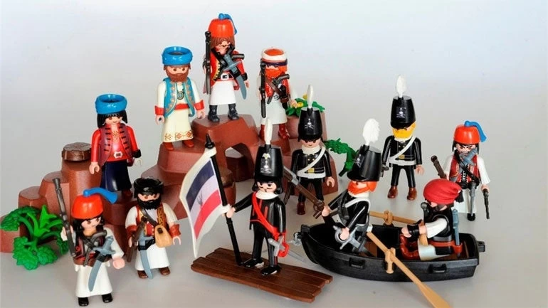 Φιγούρες playmobil αναπαριστούν την Ελληνική Επανάσταση